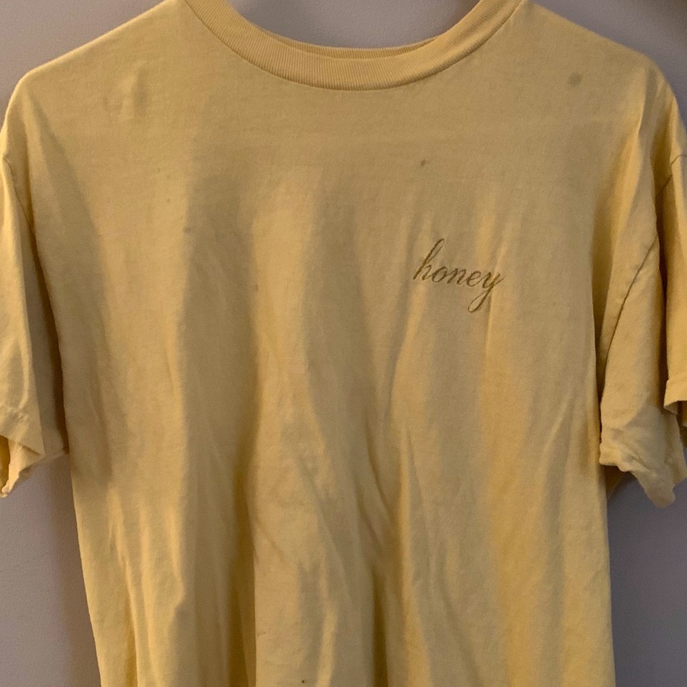 Brandy Melville “Honey” T-Shirt!